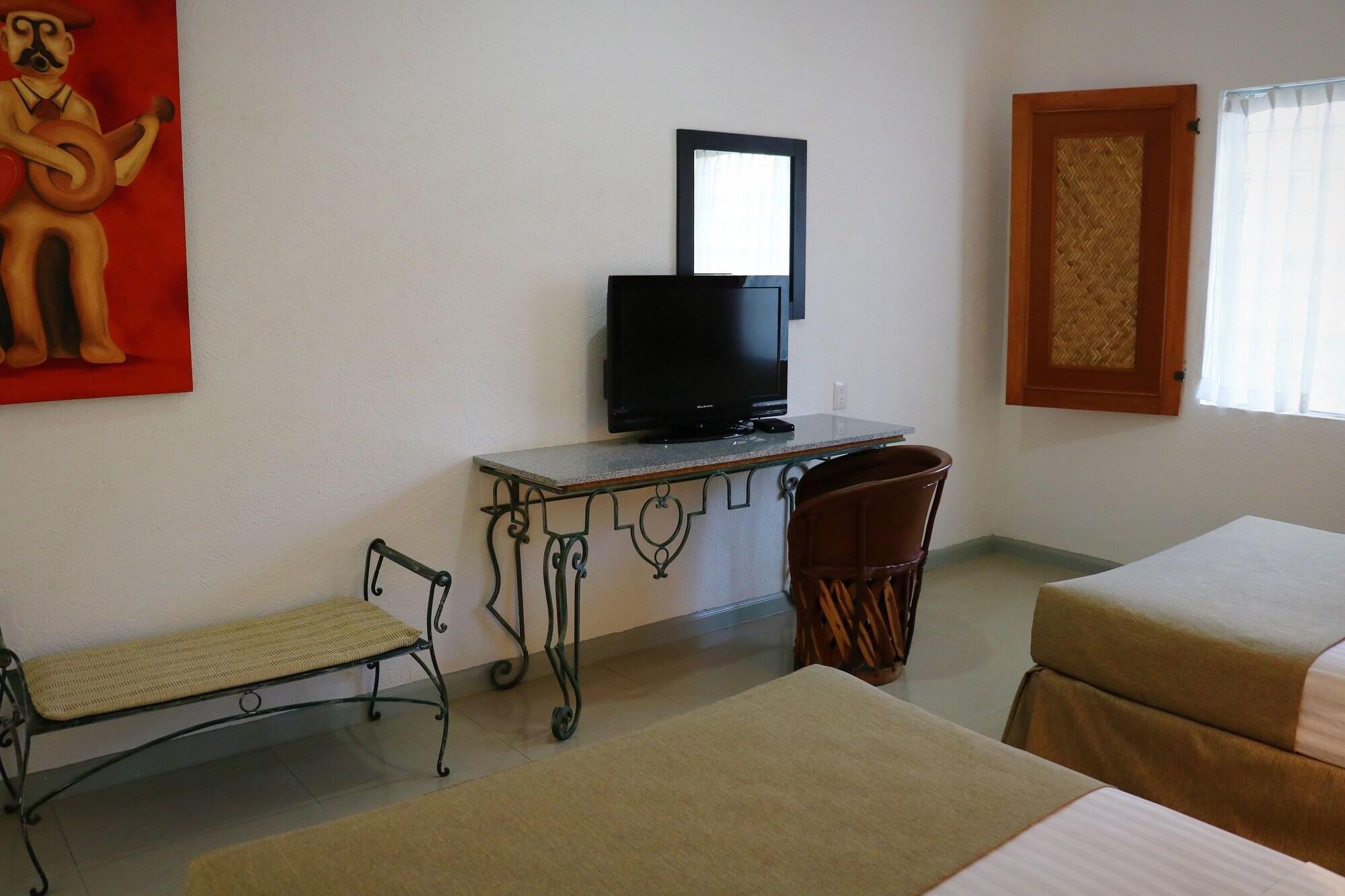 Zar Colima Hotel Exterior photo