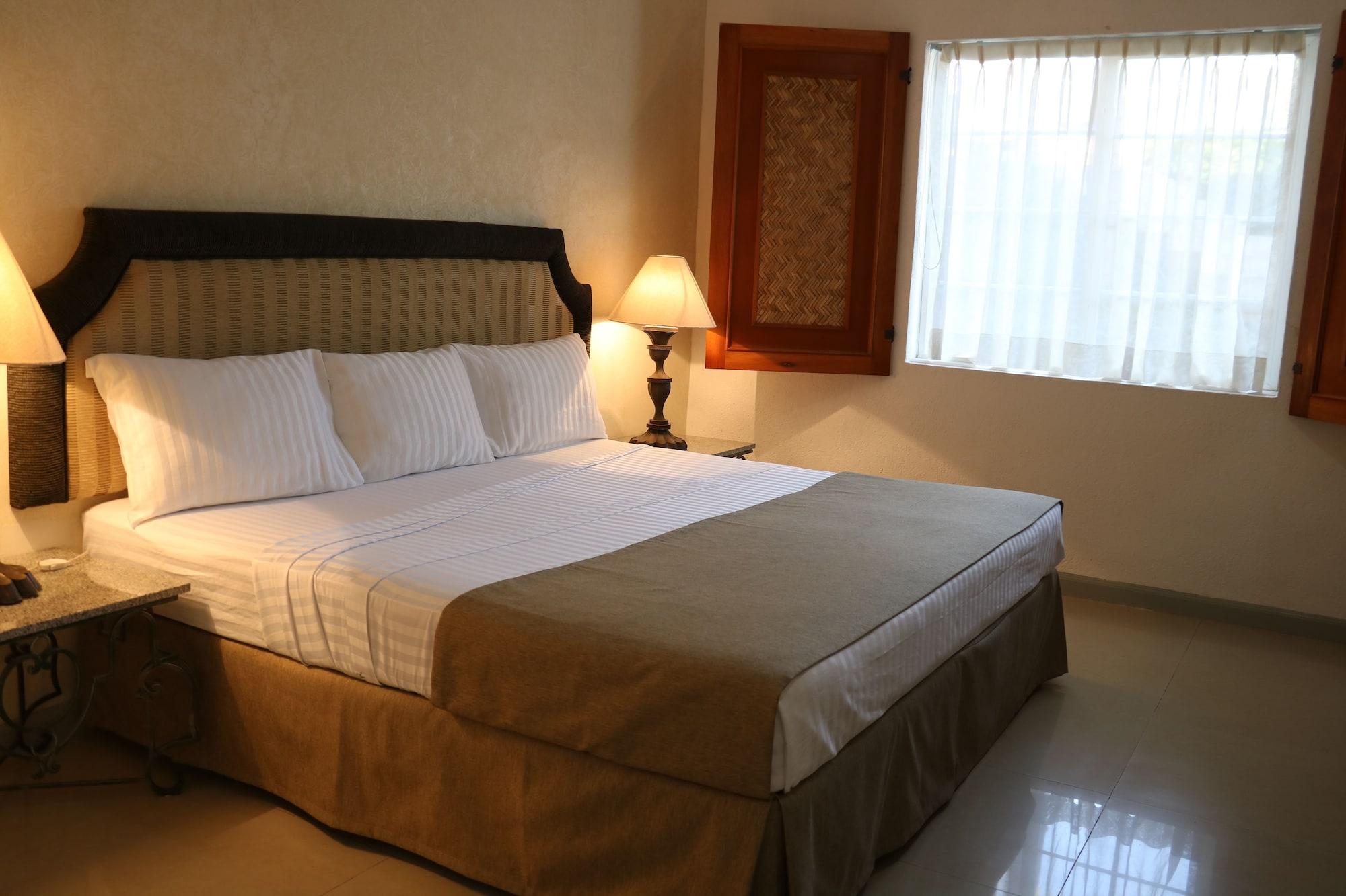 Zar Colima Hotel Exterior photo