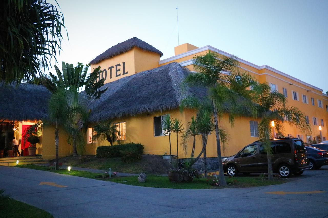 Zar Colima Hotel Exterior photo